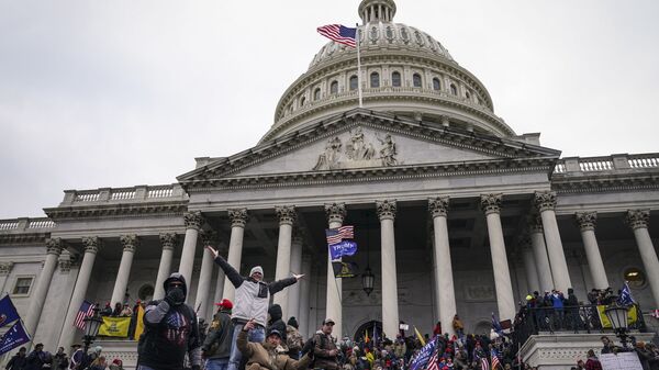 Штурм Капитолия в США сторонниками Трампа - Sputnik Таджикистан