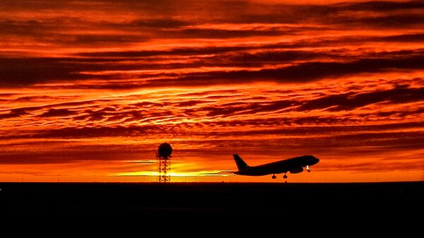 Взлет самолета, архивное фото - Sputnik Таджикистан